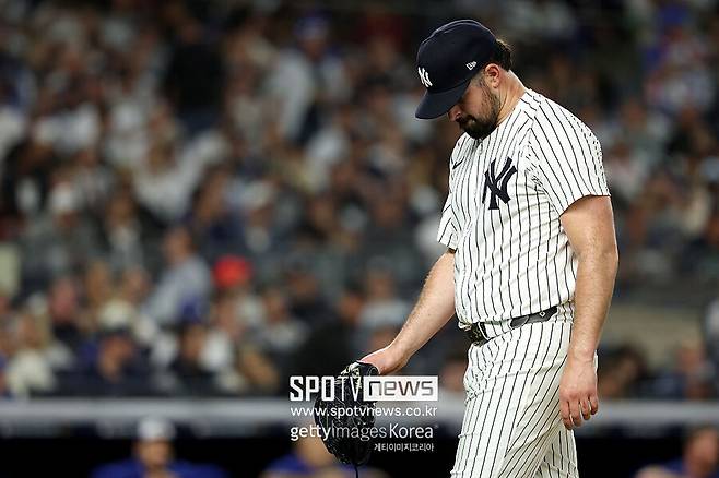 ▲ 2.2이닝 6실점 최악의 피칭으로 고개를 숙인 카를로스 로돈
