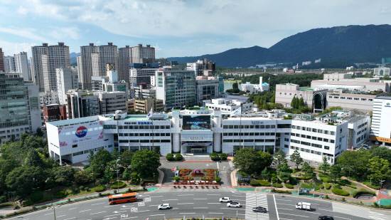 창원시청 전경.