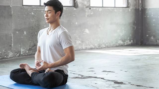 호흡에 집중하면 집중력과 몰입을 높이고 건강상 이점을 얻을 수 있다｜출처: 게티이미지뱅크