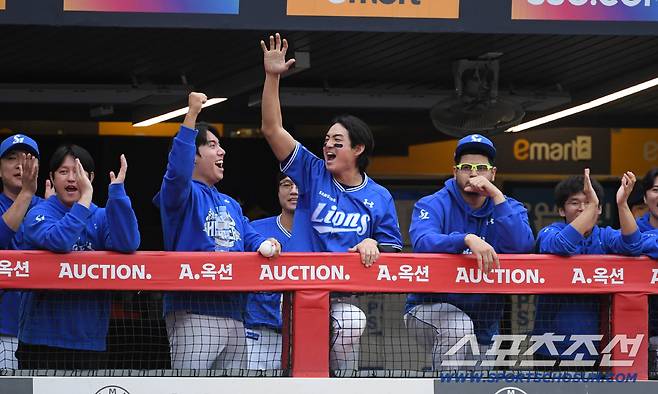 9일 인천SSG랜더스필드에서 열린 SSG와 삼성의 준PO 1차전. 승리한 삼성 선수들이 기뻐하고 있다. 인천=박재만 기자 pjm@sportschosun.com/2025.10.09/
