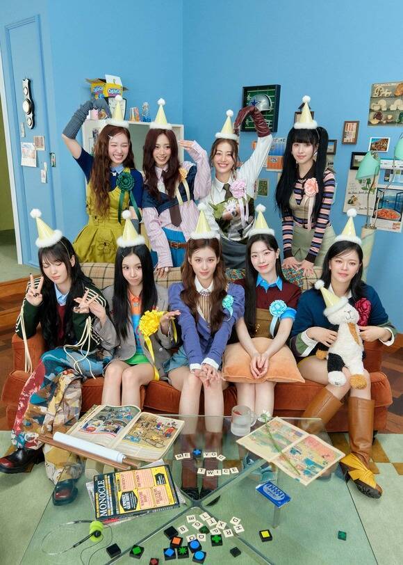 트와이스는 오는 10일 스페셜 앨범 'TEN: The story Goes On'을 발매하고 18일 팬미팅을 개최한다. 자체 최대 규모의 여섯 번째 월드 투어도 이어간다. /JYP엔터