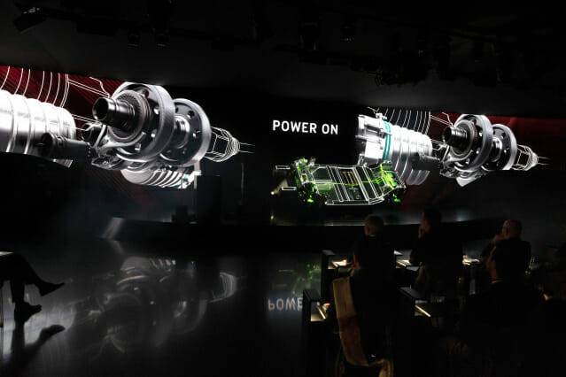 페라리 첫번째 전기차 섀시 공개 현장