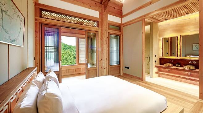 (1) 더한옥헤리티지 호텔 객실 ‘솔’.