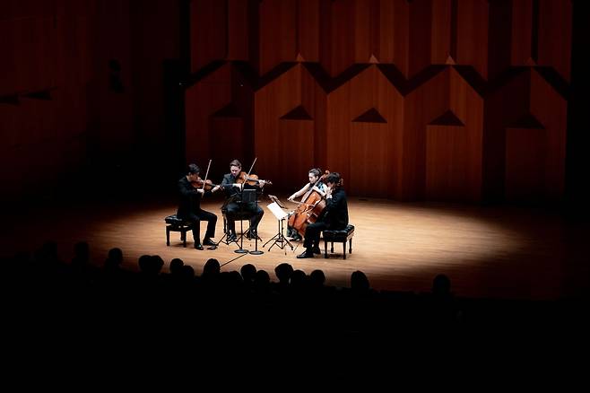 첼리스트 박유신이 지난달 11일 서울 예술의전당에서 열린 어텀 실내악 페스티벌 공연에서 연주하고 있다. /사진출처. 어텀 실내악 페스티벌.