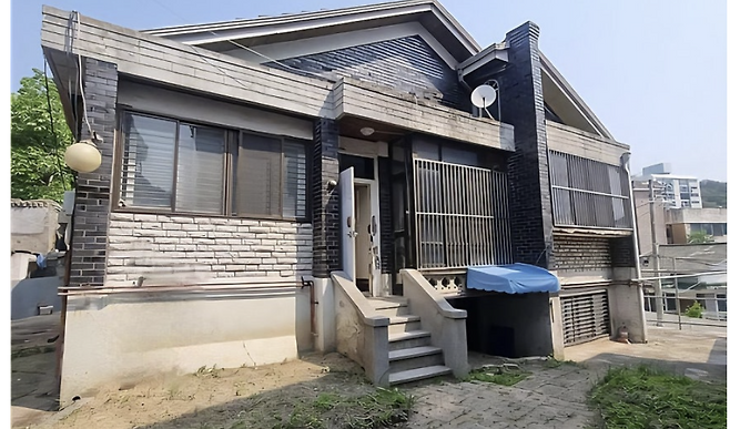 한강 작가가 유년시절을 보낸 우이동 옛집 전경. 강북구 제공.