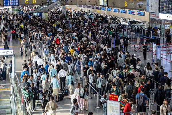 김해공항 국제선청사. 국제신문DB