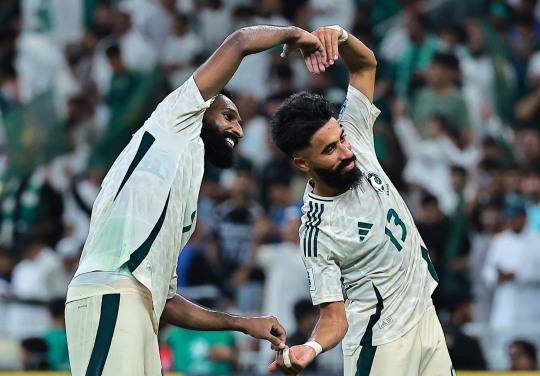 골 세리머니 하는 사우디 피라스 알부라이칸(왼쪽). 사진[로이터=연합뉴스]