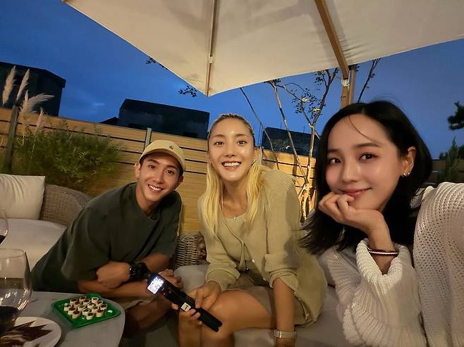 그룹 플라이투더스카이 출신 브라이언과 S.E.S. 출신 유진과 바다가 만났다. /사진=바다 인스타그램