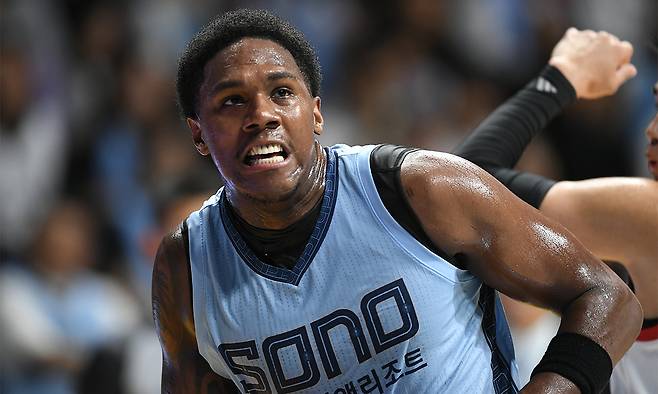 소노 네이던 나이트.