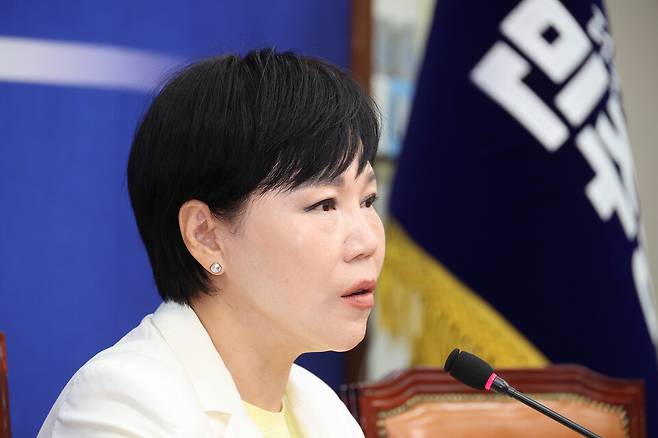 전현희 더불어민주당 수석최고위원이 9일 서울 여의도 국회에서 열린 기자간담회에서 발언하고 있다. ⓒ연합뉴스