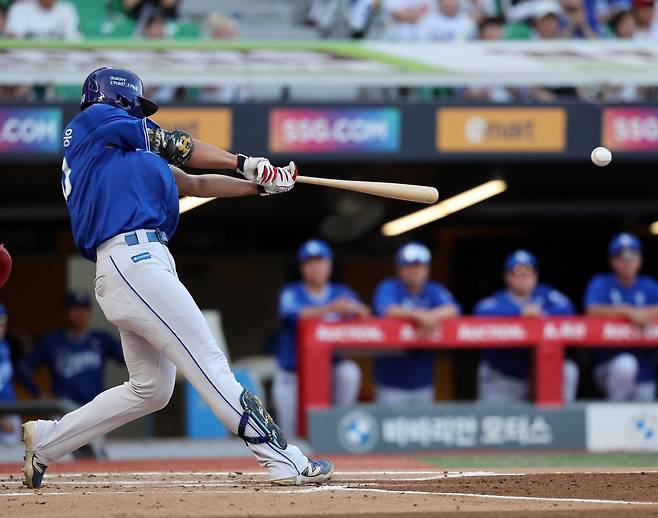 삼성 김영웅이 9일 인천 SSG와 준PO 1차전에서 2점홈런을 쳐내며 파워를 입증했다. 뉴시스