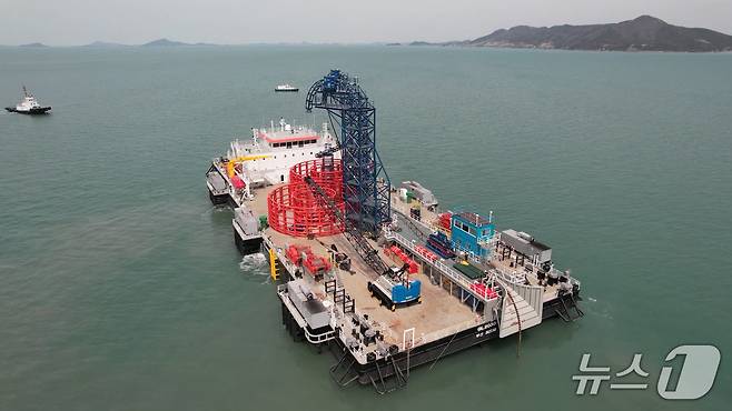 LS마린솔루션 해저케이블 포설선 GL2030 (사진제공 = LS마린솔루션)