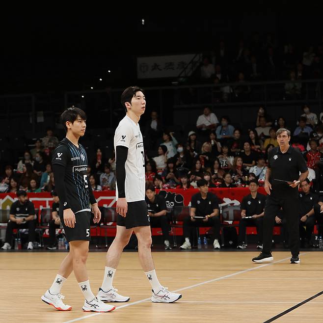 현대캐피탈 허수봉(가운데). 사진 | 현대캐피탈