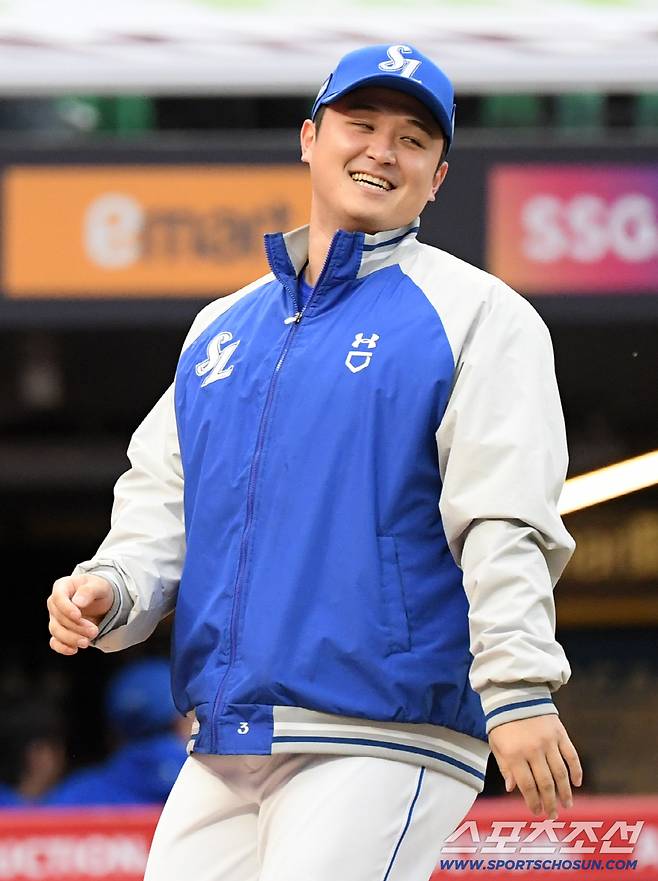 가을야구 악몽 깨고 활짝 웃은 최원태.