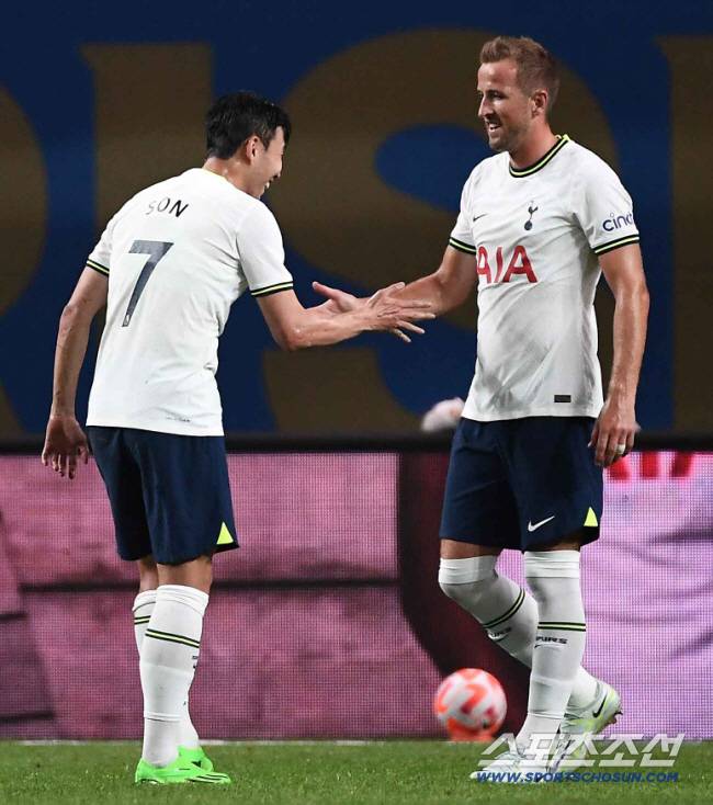 팀 K리그과 토트넘 홋스퍼의 친선경기가 13일 서울월드컵경기장에서 열렸다. 토트넘 손흥민이 골을 넣은 뒤 해리 케인과 함께 기뻐하고 있다. 상암=박재만 기자 pjm@sportschosun.com /2022.07.13/
