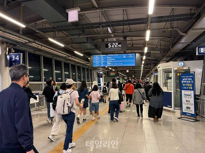 광주 광산구 광주송정역이 귀경객들로 붐비고 있다. ⓒ데일리안 김수현 기자