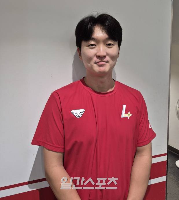 준플레이오프 1차전에 앞서 인터뷰를 진행한 왼손 투수 김건우. 인천=배중현 기자