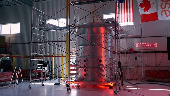 퓨즈의 핵융합 드라이버인 '타이탄'. 핵융합을 촉발하기 위해 100나노초(나노초=10억분의1초) 동안 번개 800개에 맞먹는 1테라와트(TW) 전력을 순간적으로 방출한다.  /사진=퓨즈