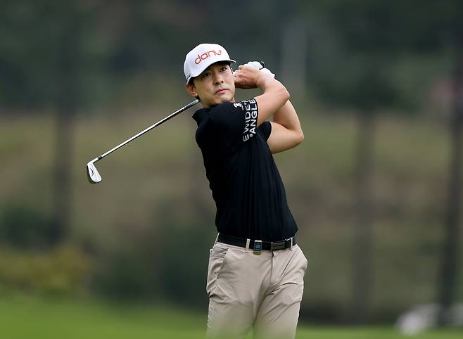 홍순상이 지난달 추천선수로 출전한 KPGA 투어 현대해상 최경주 인비테이셔널에서 경기하는 모습     [KPGA 제공]