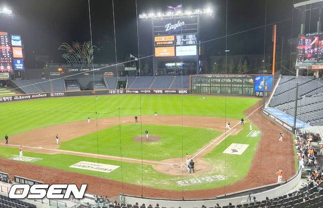 [OSEN=대전, 이상학 기자] 한화가 9일 대전 한화생명볼파크에서 연천 미라클 상대로 플레이오프 대비 첫 연습경기를 치렀다. 16-2 승리. 2025.10.09 /waw@osen.co.kr