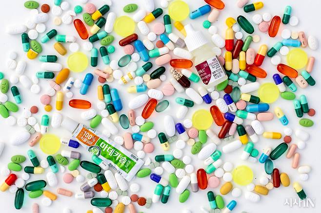 9월5일 서울 여의도 한강변에서 열린 ‘지구처방전’&nbsp;체험 부스에 시민들이 분리배출한 폐의약품들. ⓒ시사IN 박미소