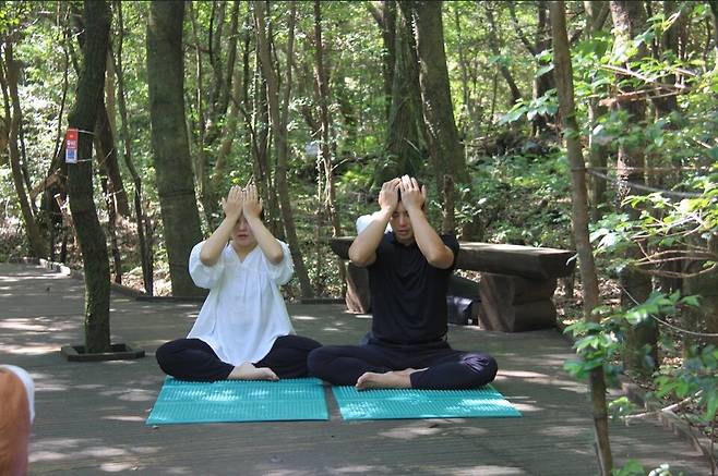 서귀포치유의숲이 숲태교 프로그램을 진행하고 있다. ⓒ서귀포치유의숲 제공