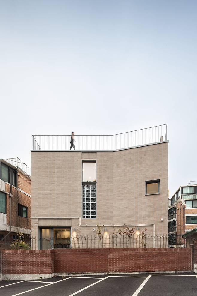 필운동 다가구주택/ 김민혁 작가