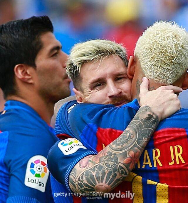왼쪽부터 루이스 수아레즈-리오넬 메시-네이마르