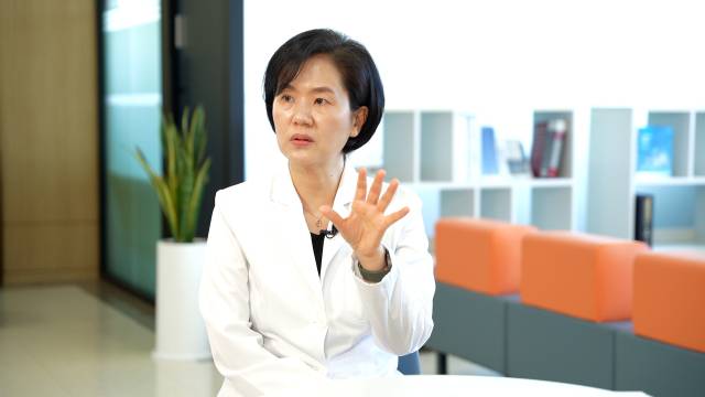 서울경제TV 지금, 명의에 출연한 한림대성심병원 가정의학과 박경희 교수는"비만은 빨리 해결할 수 있는 질환이 아니"라며 "각자의 일상 속에서 지속 가능한 식사·운동·수면·스트레스 관리를 설계하고, 약물은 필요할 때 현명하게 활용하는 도구가 되어야 한다”고 강조했다.