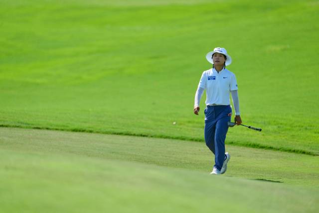 그린 위로 걸어가고 있는 이소미. 사진 제공=AFP연합뉴스