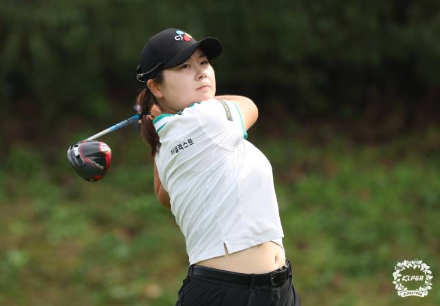 KPGA 투어 K-푸드 놀부·화미 마스터즈 2라운드 2번 홀에서 티샷을 날리는 홍정민. 사진 제공=KLPGA
