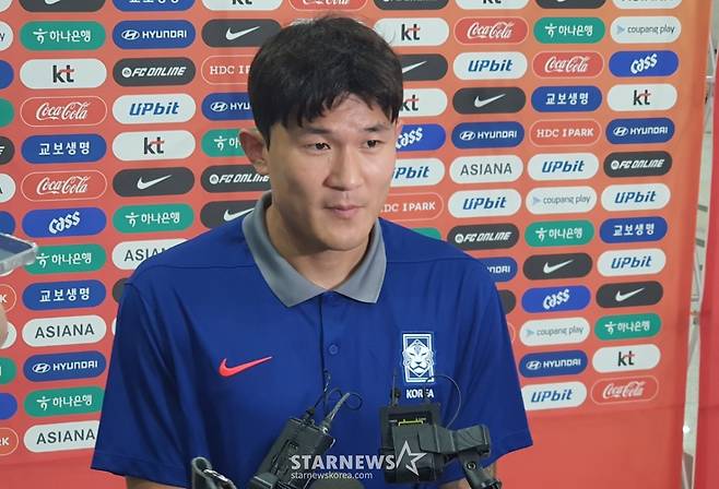 김민재가 지난 10일 서울월드컵경기장에서 열린 브라질과의 10월 A매치 평가전 패배 후 믹스트존에서 인터뷰하고 있다. /사진=박재호 기자