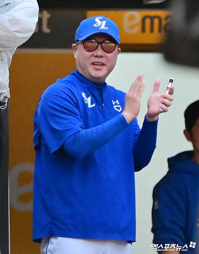 박진만 감독이 이끄는 삼성 라이온즈가 11일 인천 SSG랜더스필드에서 열린 SSG 랜더스와의 준플레이오프 2차전에서 3-4로 졌다. 사진 김한준 기자