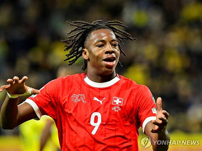 쐐기골 넣은 스위스의 만잠비 [로이터=연합뉴스]