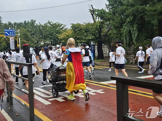 11일 서울 여의도공원 일대에서 '디즈니런 서울 2025'(Disney Run 2025)이 개최됐다.ⓒ 뉴스1/김진희 기자.