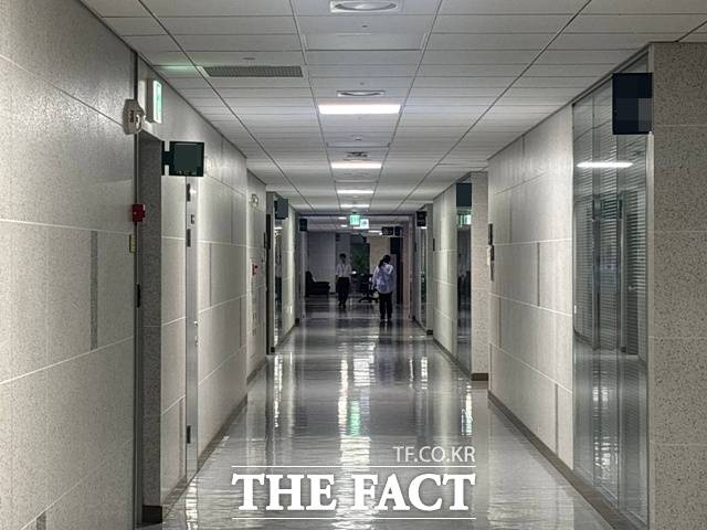 국정감사를 앞둔 10일 각 의원실 관계자는 토론회나 세미나와 같은 각종 행사 일정을 최소화하고 PPT와 질의서 제작, 추가 자료 요청 등 국정감사 준비에 몰두했다. /국회=이하린 기자