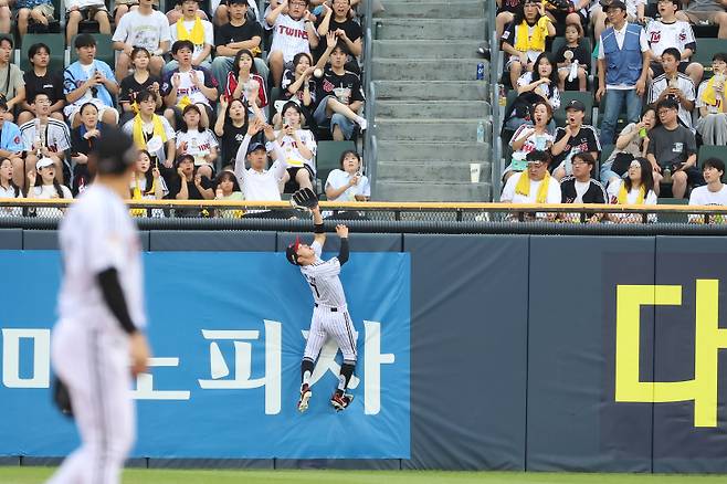 박해민의 외야 수비 장면. 사진=LG 제공