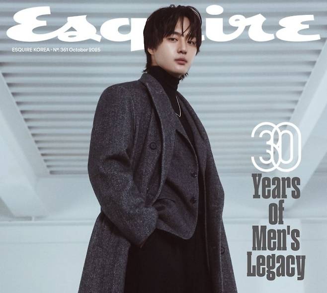 지오지아 30주년을 맞아 공개한 배우 양세종의 에스콰이커 커버 사진. (사진=신성통상)