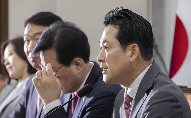 국정감사 하루 앞두고 가진 기자간담회에서 발언하는 장동혁 국민의힘 대표 [사진 연합뉴스]