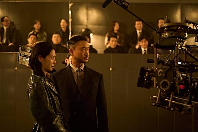 배우 박규영은 액션 촬영에 대한 부담감도 있었지만, 현장에서 많이 도와주고 배려해 줘서 최선을 다할 수 있었다고 한다. 그는 "선배님들과 열정적으로 몸을 불살라 촬영했다"며 "결과물이 나오니까 시원섭섭한 기분"이라고 밝혔다. 넷플릭스 제공