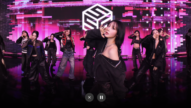 네이버 스티리밍 플랫폼 ‘치지직’ 확장현실 기기 특화 앱 예시. 구글 플레이 캡처