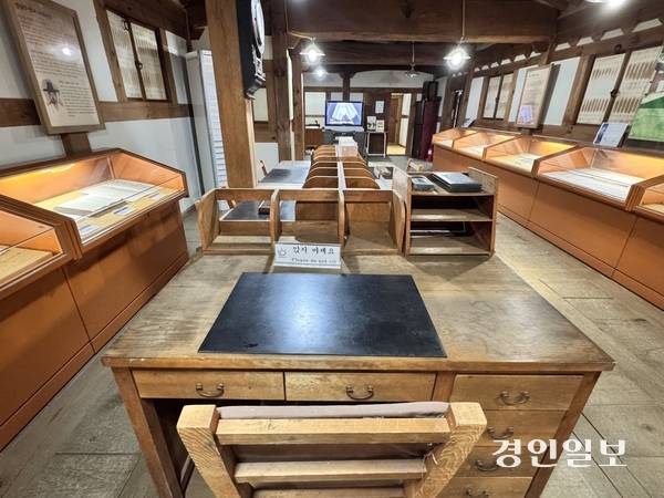 옛 서이면사무소 내부. 2025.10.10 /한규준기자 kkyu@kyeongin.com