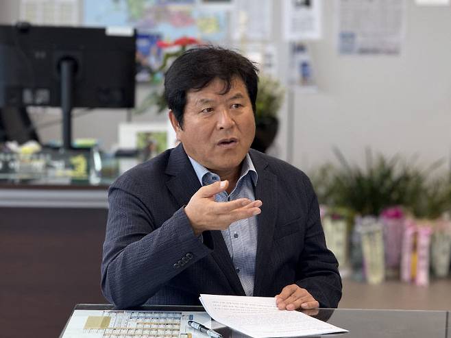 이기진 충남문화관광재단 대표가 중도일보와 인터뷰하고 있다. /사진=오현민 기자