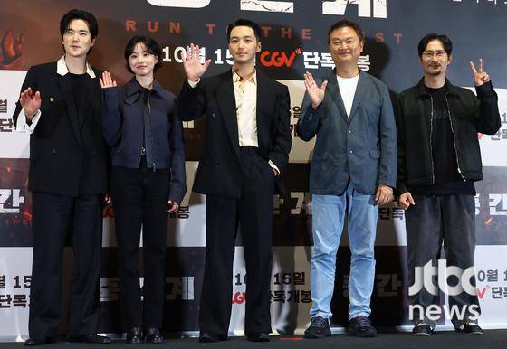 13일 오후 서울 용산 CGV 아이파크몰에서 영화 '중간계' 언론시사회가 열렸다. 강윤성 감독, 배우 변요한, 김강우, 방효린, 임형준이 참석했다. 박세완 엔터뉴스팀 기자 park.sewan@jtbc.co.kr