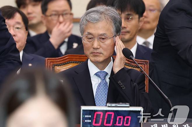 조희대 대법원장이 13일 서울 여의도 국회에서 열린 법제사법위원회의 대법원 등에 대한 국정감사에 출석해 자리하고 있다. 2025.10.13/뉴스1 ⓒ News1 유승관 기자