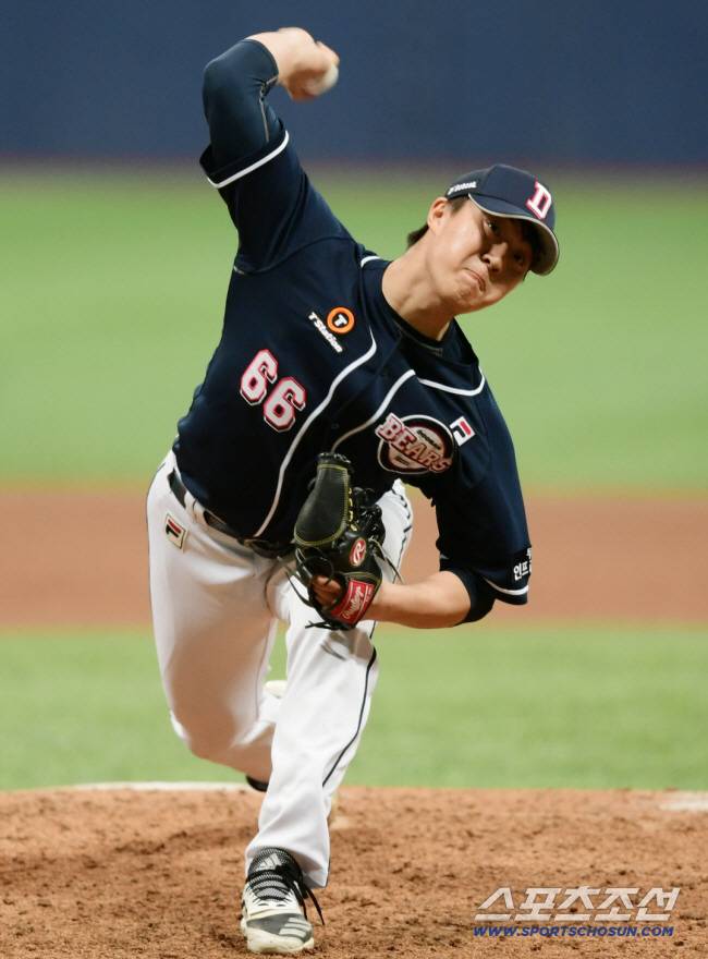 두산 베어스와 키움 히어로즈가 14일 서울 고척스카이돔에서 연습경기를 했다. 두산 최세창이 투구하고 있다. 고척=정재근 기자 cjg@sportschosun.com/2021.3.14/