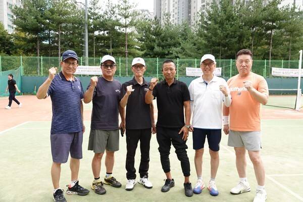 대회를 위해 두둑한 찬조를 하신 고문들