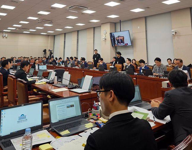 산업통상자원중소벤처기업위원회 국정감사가 13일 서울 여의도 국회에서 진행되고 있다.ⓒ데일리안 백서원 기자
