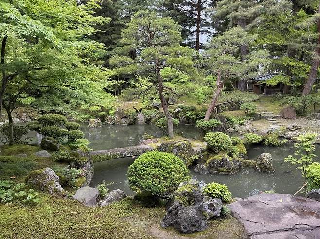 0490f719bc8269f620b5c6b236ef203e12454edd0945c95246f0