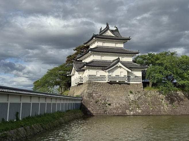 0490f719bc836af720b5c6b236ef203ea9937d0bcc4a5cdacb